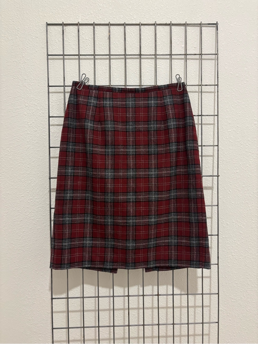 Hillard & Hanson Red and Gray Plaid Mini Skirt